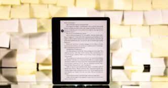 Электронная книга Kindle Scribe с большим экраном от Amazon сейчас со скидкой более $100