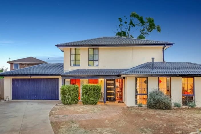 8 St John Place Melton West