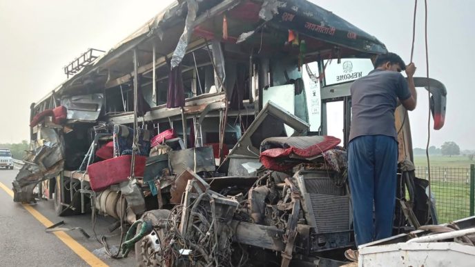 india collision milk truck bus