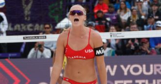 sara hughes olympics beach volleyball 01