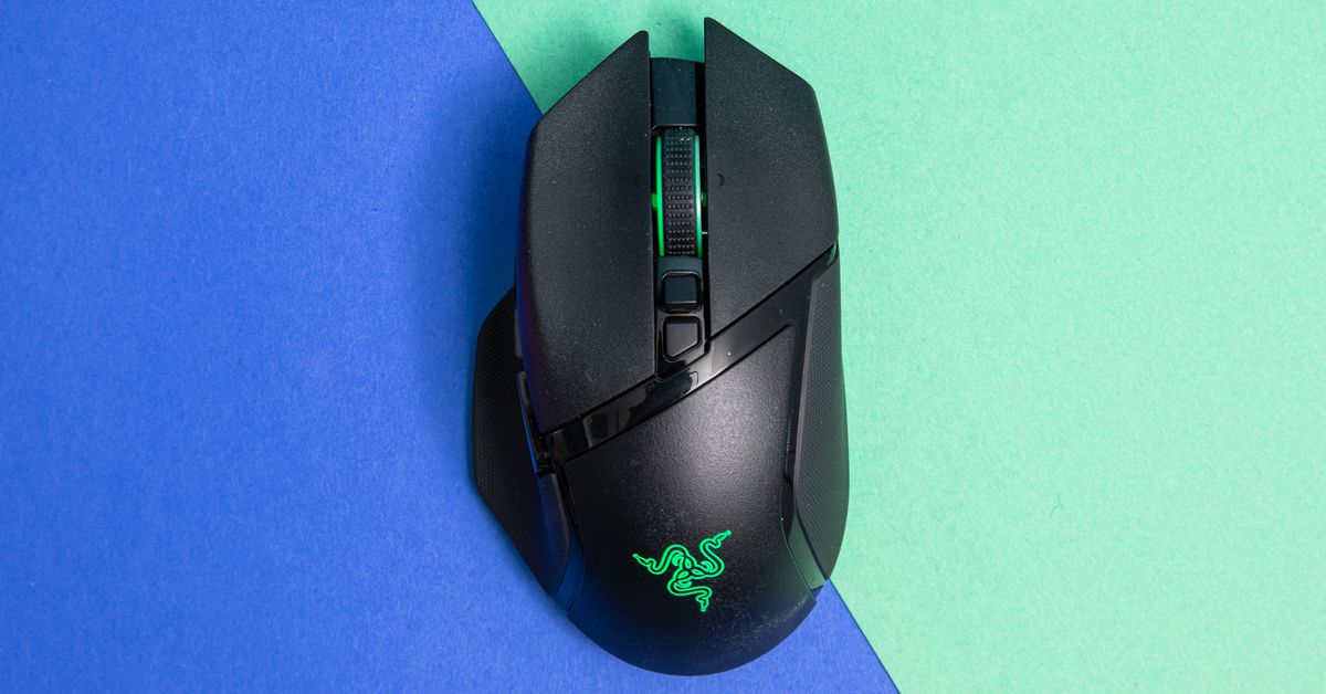 Razer Basilisk V3 Pro, одна из наших любимых игровых мышек, предлагается со скидкой 30 долларов