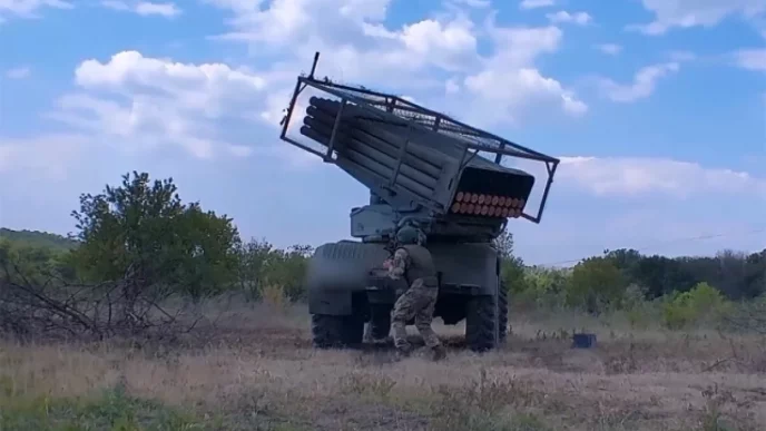 Экипажи РСЗО «Град» уничтожили склады боеприпасов и личный состав ВСУ