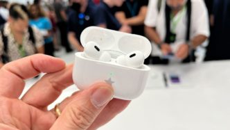 Apple выпускает важное обновление для AirPods 2 перед запуском iOS 18