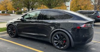 Второй отзыв Model X от Tesla из-за неплотной облицовки крыши не может быть исправлен через обновление по воздуху