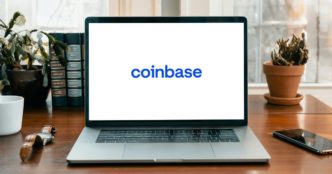 Аналитики: «Надёжные» доходы Coinbase могут пострадать из-за низких объёмов и давления со стороны ФРС