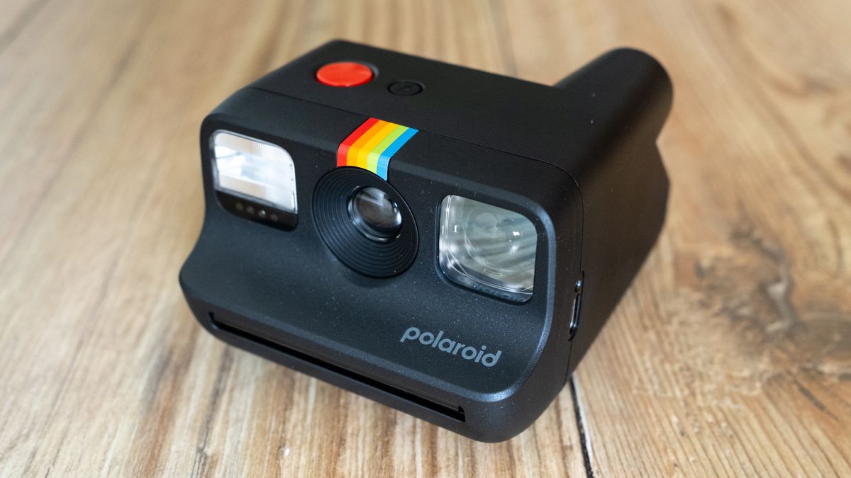 Обзор Polaroid Go 2: ретро-веселье