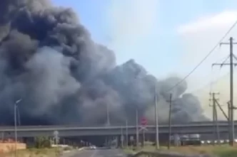 В Ростовской области на складе автопокрышек случился масштабный пожар