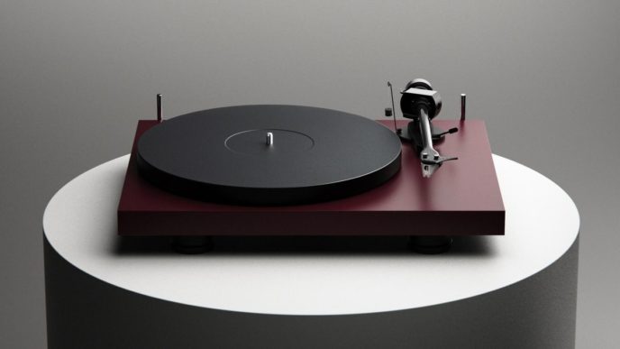 Новая модель проигрывателя от Pro-Ject, преемник лучшего, поражает своей красотой.