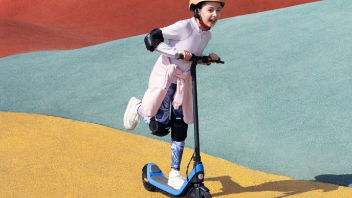 Новый электросамокат от Segway помогает детям с каждым толчком