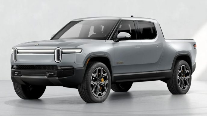 Rivian начала поставки второго поколения электромобилей R1T и R1S с тремя двигателями