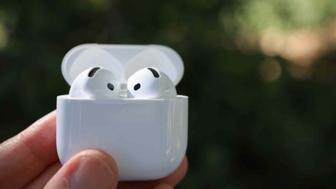 Обзор Apple AirPods 4 с активным шумоподавлением: премиальные функции для всех