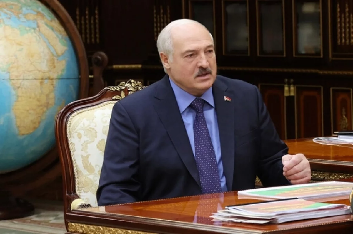 Лукашенко подписал указ, запрещающий службу в МВД гражданам с двойным гражданством