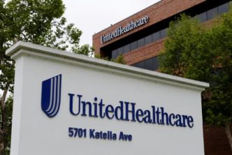 Акции UnitedHealth падают после прогноза о возможном снижении результатов в 2025 году.