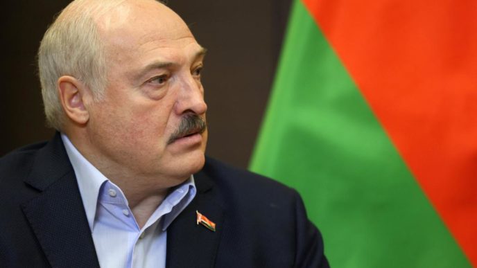 Лукашенко усиливает условия получения пособий по безработице и устанавливает квоты для трудоустройства инвалидов.