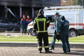 Пожар в хабаровском театре потушен через два дня.