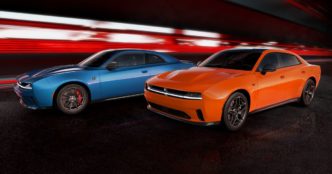 Dodge Chargers с полутвердотельными батареями могут появиться на дорогах в 2026 году.