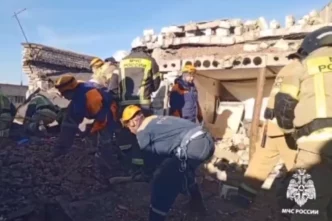 В Черкесске спасатели извлекли из-под завалов тело пятой жертвы взрыва газа в жилом доме.