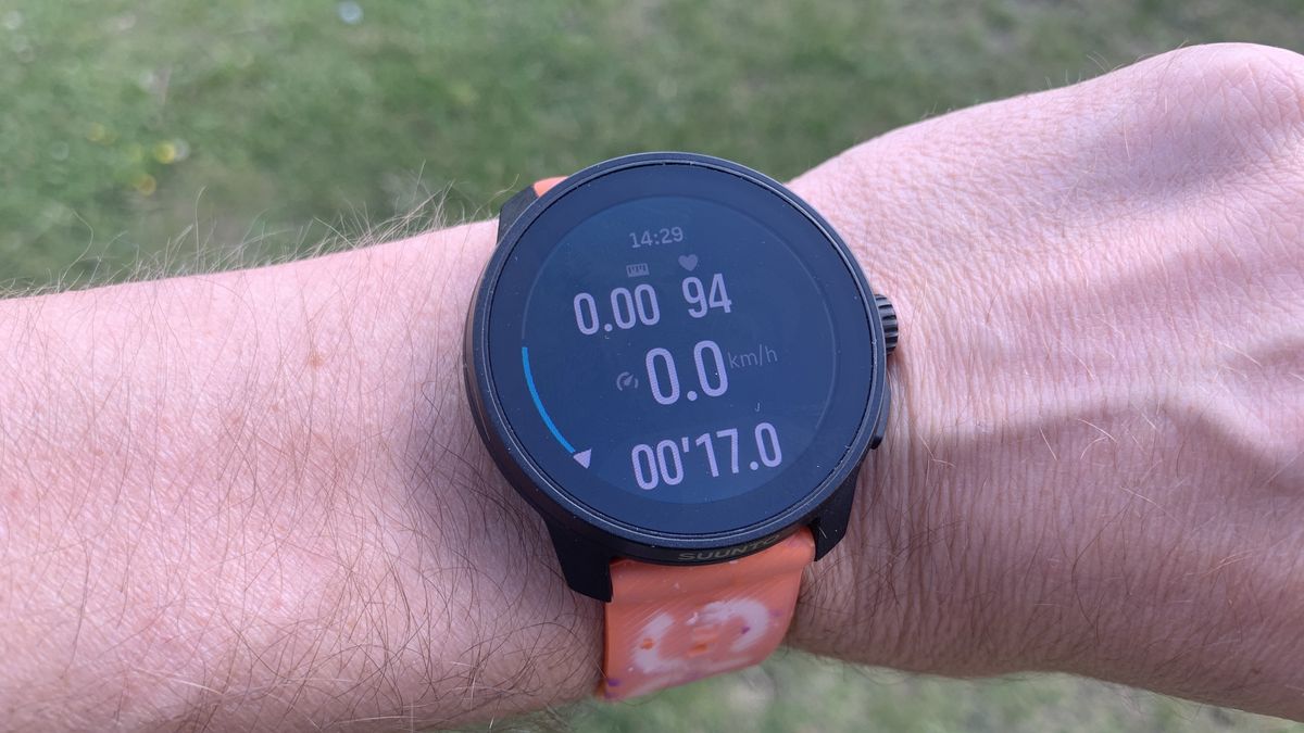 Обзор Suunto Race S: достойный соперник для Garmin