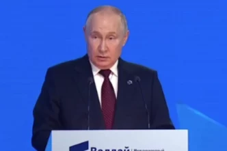 Путин отметил, что в западных странах демократию понимают как господство меньшинства.