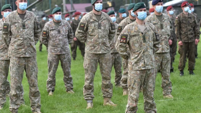 В Литве планируют ввести запрет на военную службу для граждан страны, имеющих российское гражданство.