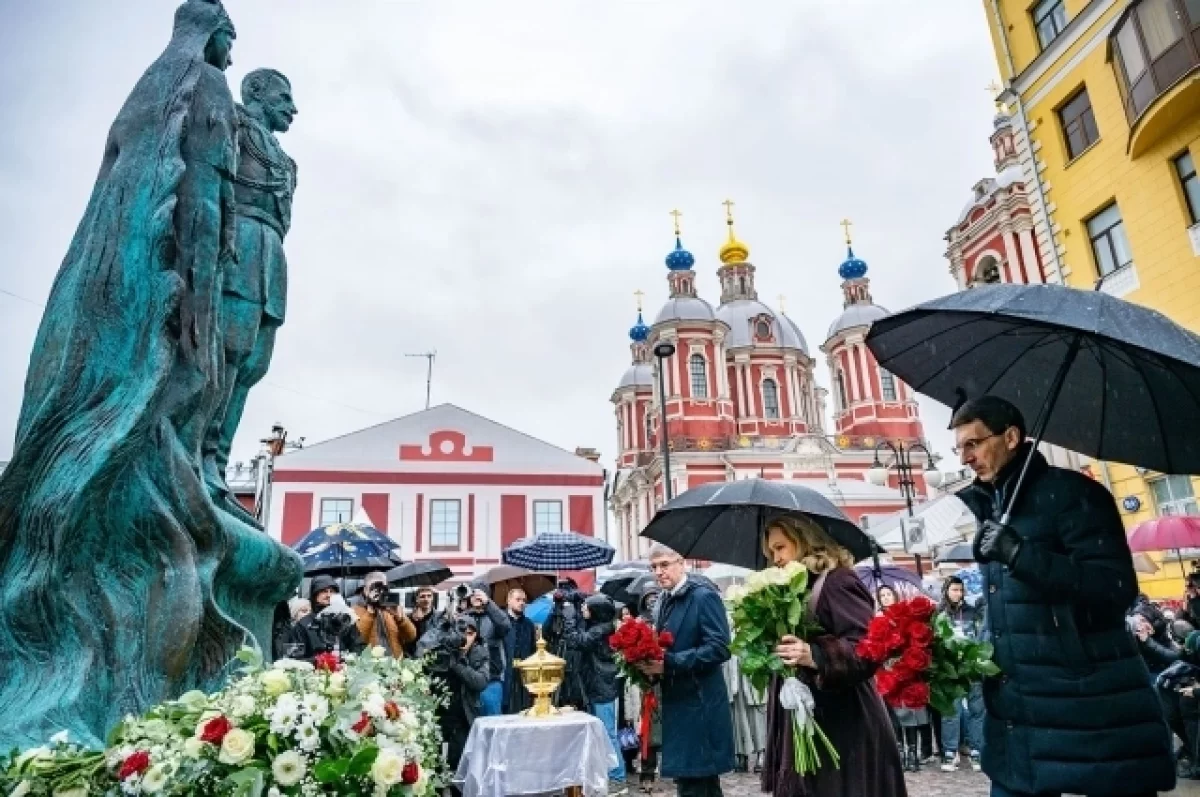 В Москве состоялось открытие памятника Сергею и Елизавете Романовым — сообщил Собянин.