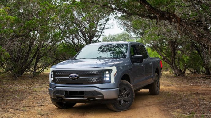 Ford приостановит выпуск новых F-150 Lightning до следующего года