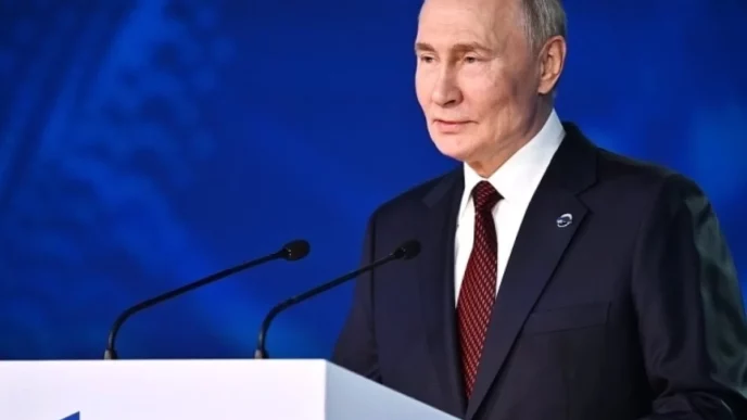 Путин отметил, что не видит ничего предосудительного в том, чтобы позвонить Трампу.