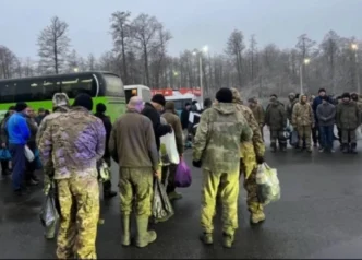 Житель Челябинской области с многодетной семьёй вернулся в Россию из плена на Украине.