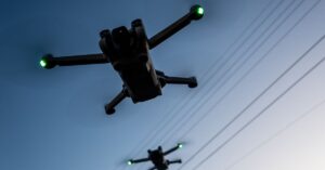 DJI больше не будет препятствовать полетам дронов над аэропортами, лесными пожарами и Белым домом.