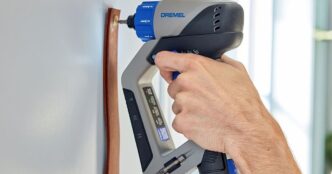 Dremel оснащает свою новую многофункциональную дрель датчиком для поиска стоек и лазерным уровнем.